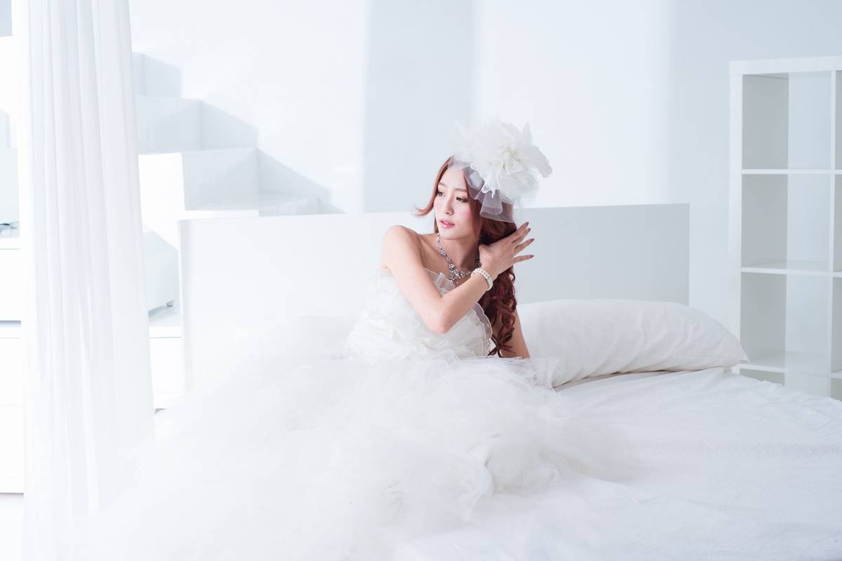 台湾正妹Winnie小雪/庄温妮白色婚紗摄影棚拍系列气质写真-62