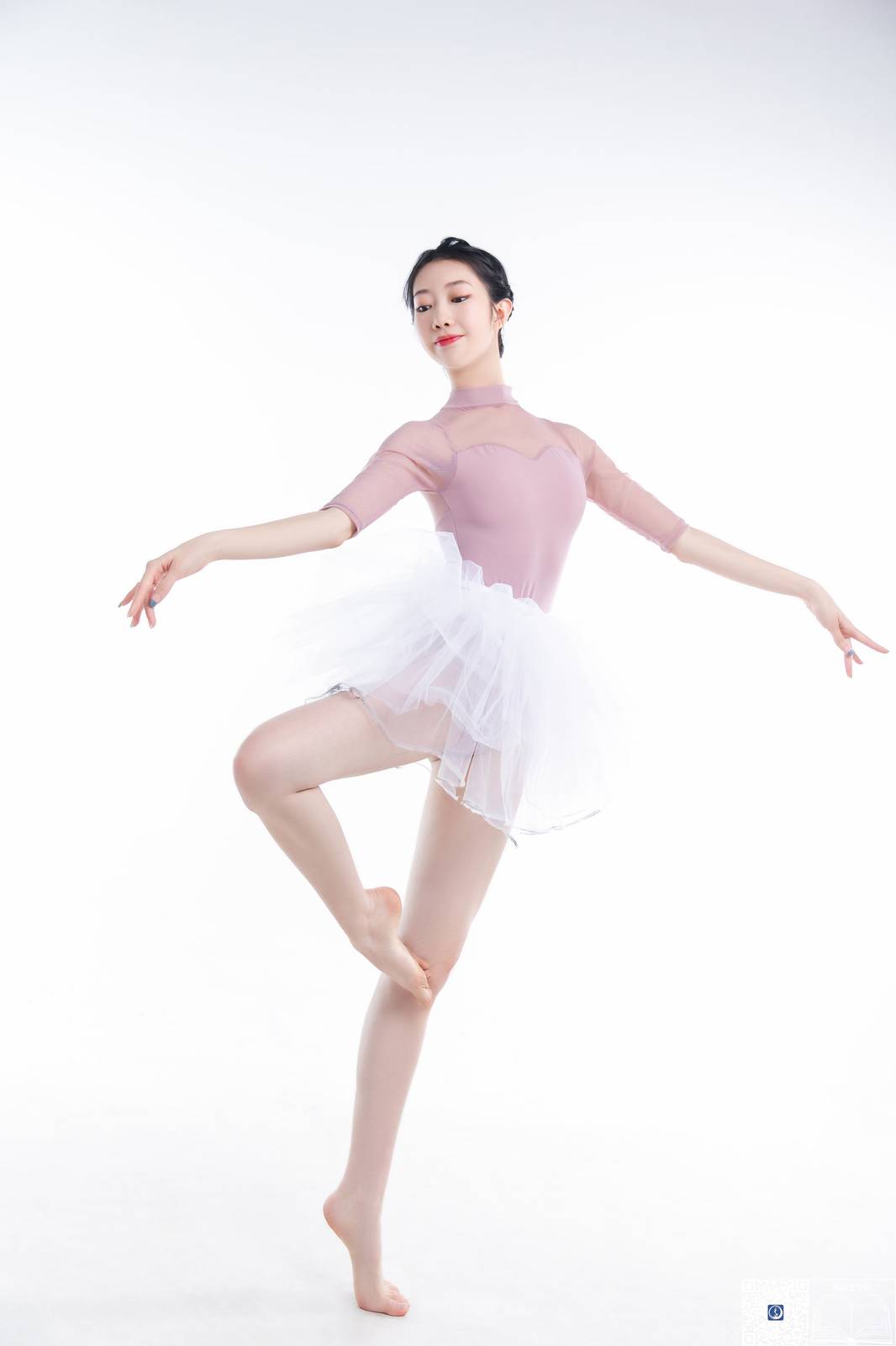 GALLI嘉丽鱼子粉色连体蕾丝服饰舞蹈生日记主题唯美写真-19