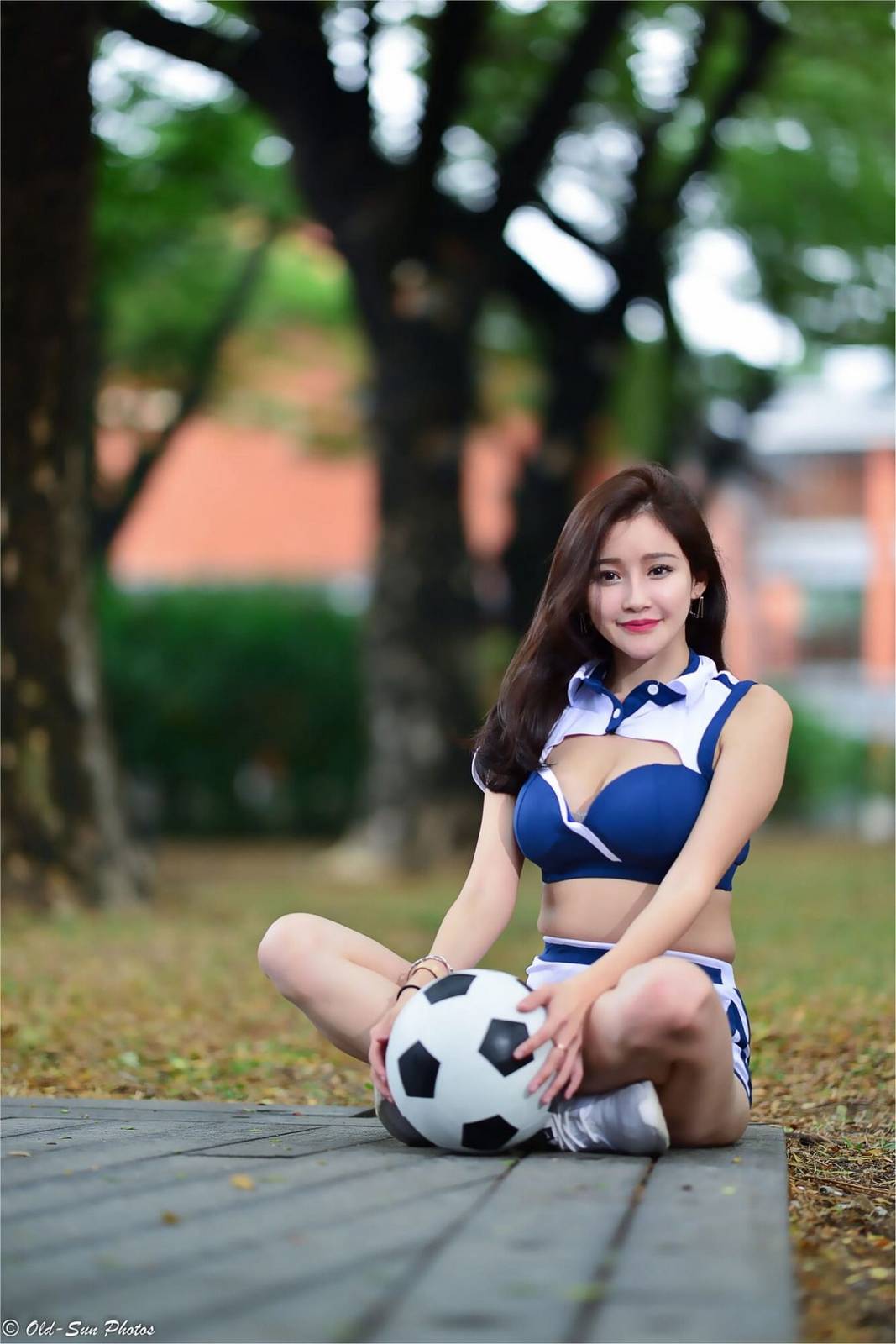 台湾正妹詹艾葳Avril足球宝贝装扮青春活力户外性感写真-25