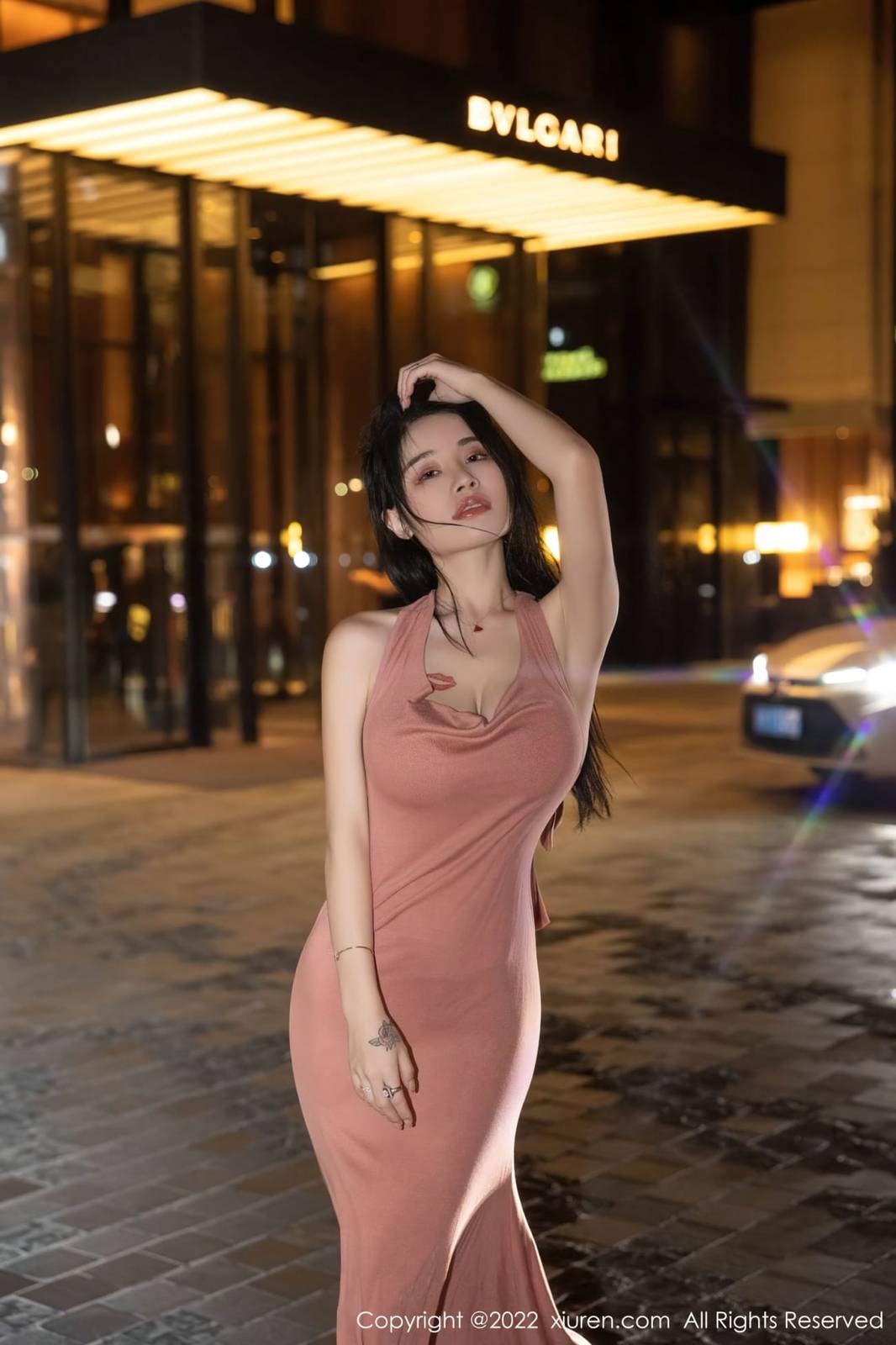 秀人网美女模特美七Mia淡红色连衣裙魅惑黑丝西双版纳旅拍-3