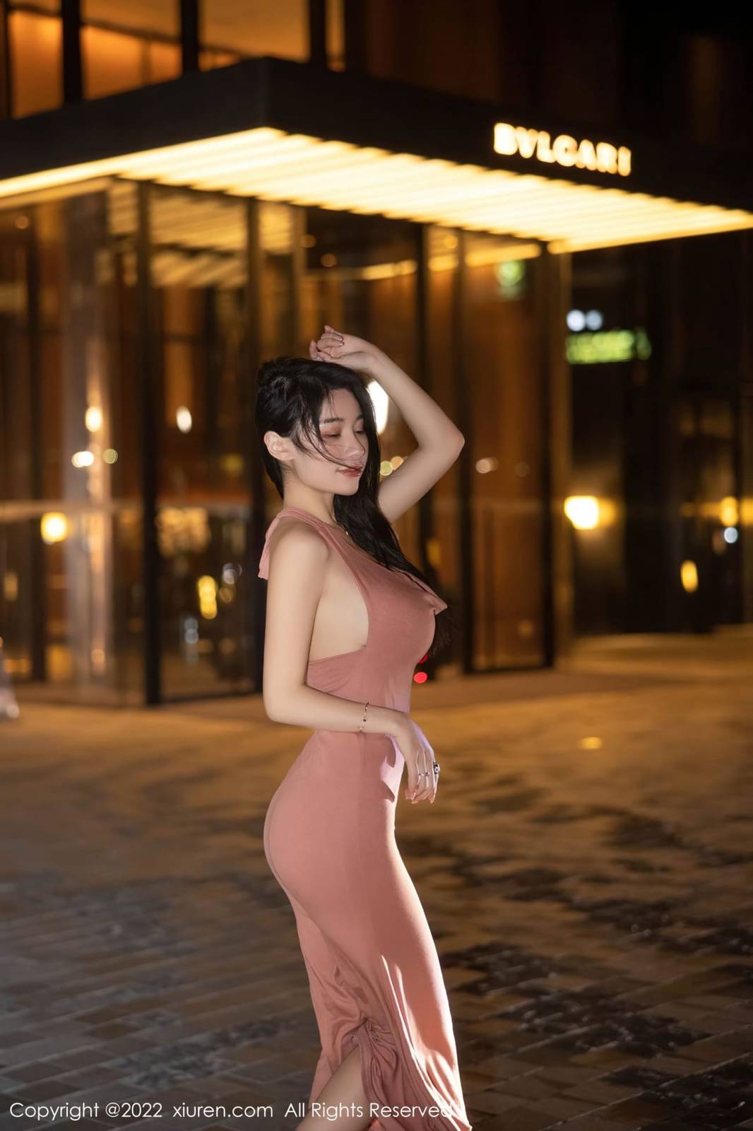 秀人网美女模特美七Mia淡红色连衣裙魅惑黑丝西双版纳旅拍-4