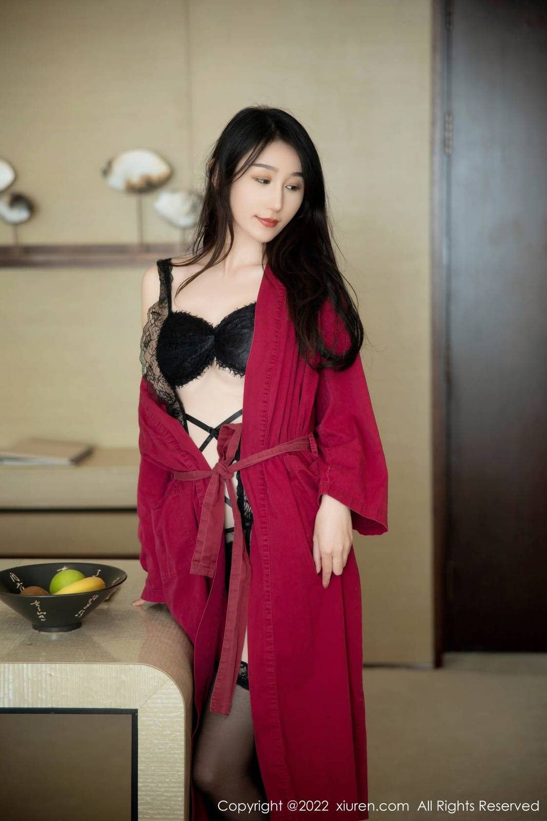 秀人网新人模特薇薇酱红色浴袍御姐气息妩媚动人首套写真-11