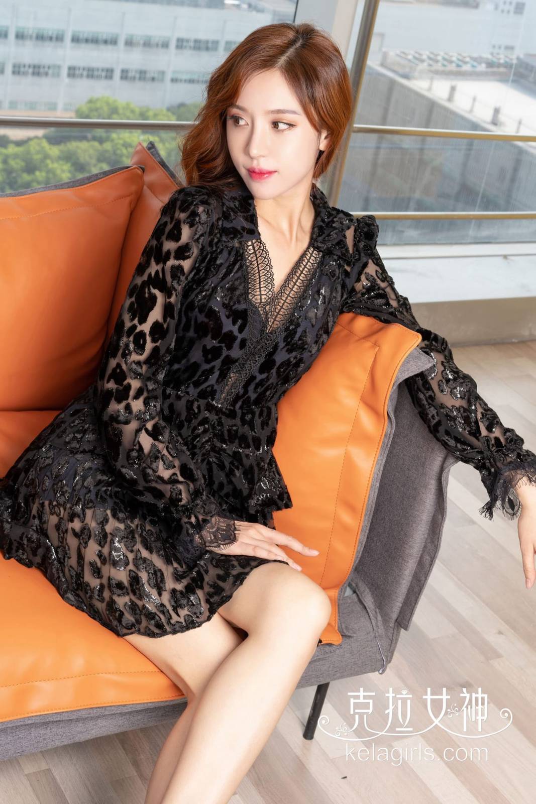 Kelagirls克拉女神静宜黑色长裙舒然惬意居家主题性感写真-3