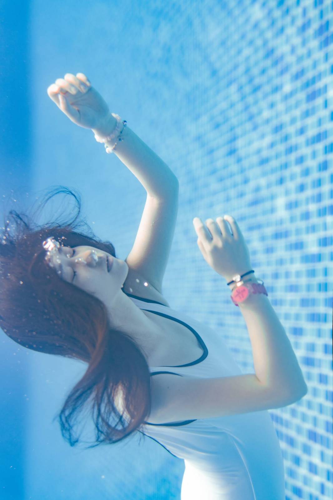 网络红人镜酱白色天使翅膀多套服饰黑长直清纯写真-66