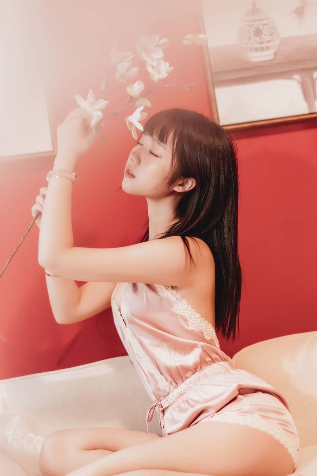 网络红人镜酱白色天使翅膀多套服饰黑长直清纯写真-70