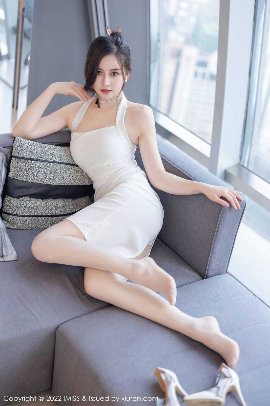 爱蜜社气质美女Vanessa白色连衣长裙搭配原色丝袜性感写真-29