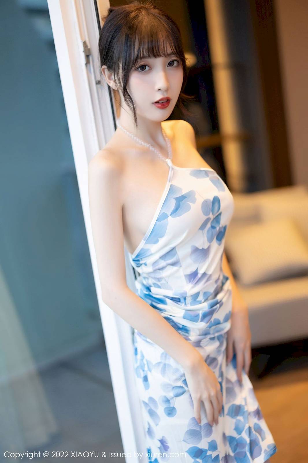 语画界美女模特林星阑露肩连衣短裙搭配白色丝袜性感写真-29