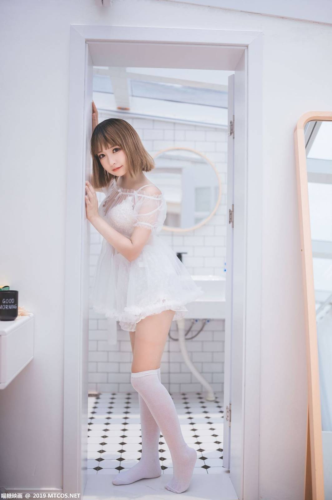 喵糖映画萝莉控浴室轻透蕾丝长筒袜白色の物语-9