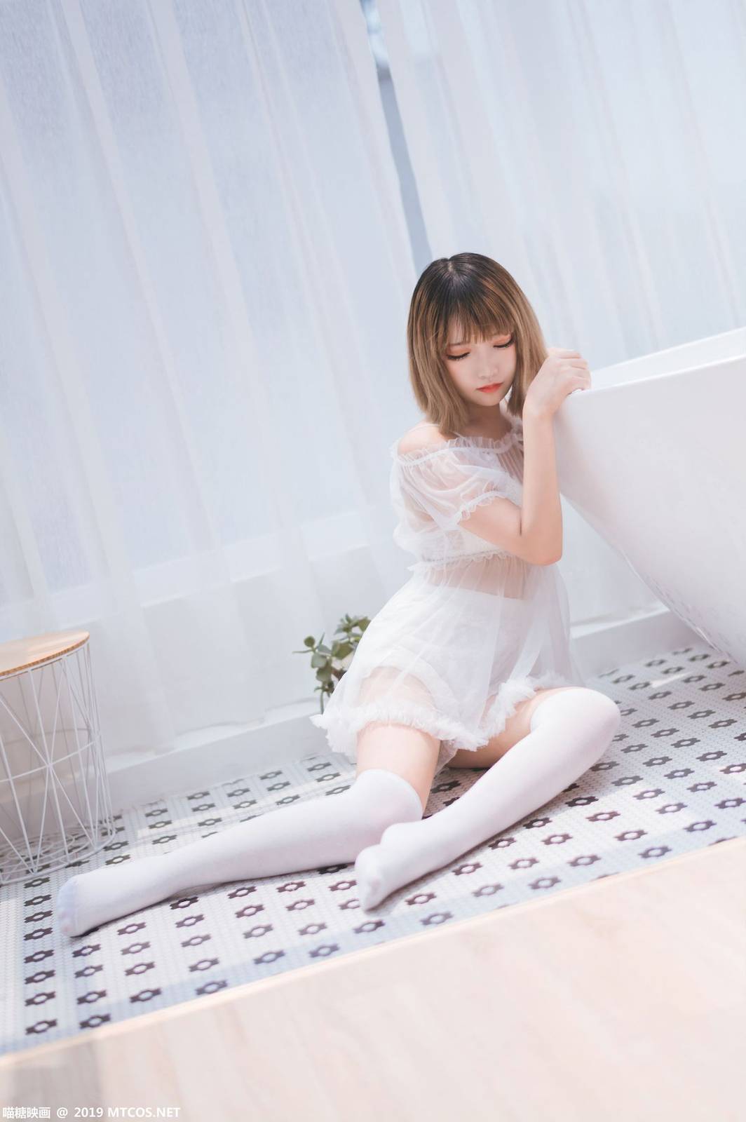 喵糖映画萝莉控浴室轻透蕾丝长筒袜白色の物语-6