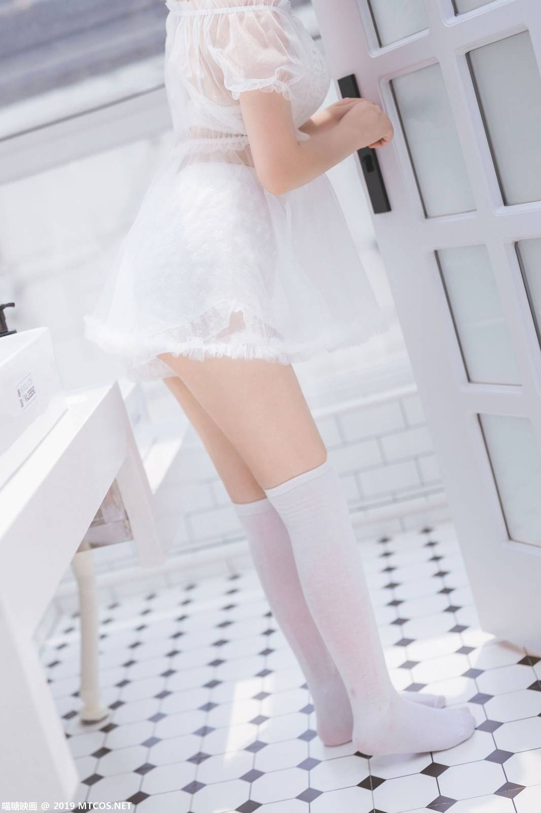 喵糖映画萝莉控浴室轻透蕾丝长筒袜白色の物语-24