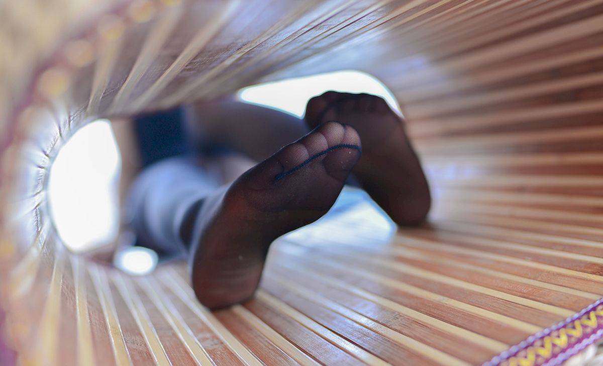 网络美女野子黑丝美腿搭配黑色包臀裙居家系列性感写真-14