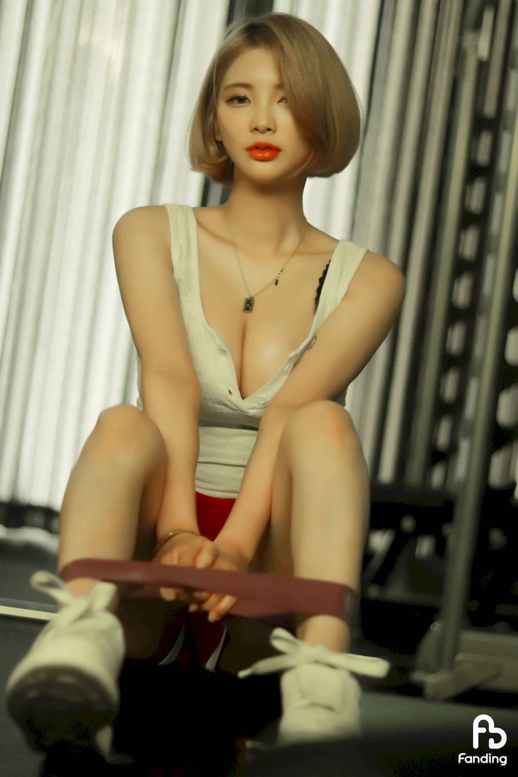 Fanding韩国美女Yeon一头短发运动服饰健身女孩写真-32