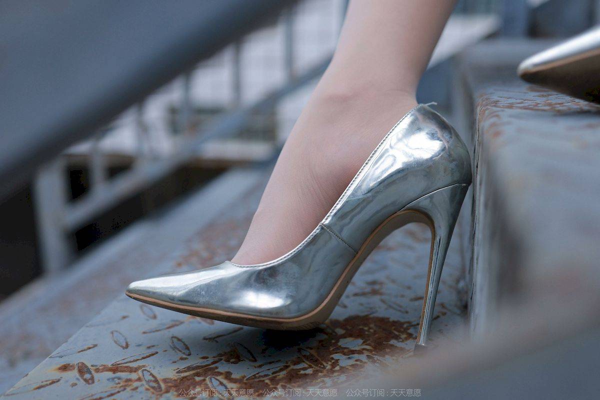 IESS异思趣向模特婉萍粉紫色职业装丝袜OL主题写真-47