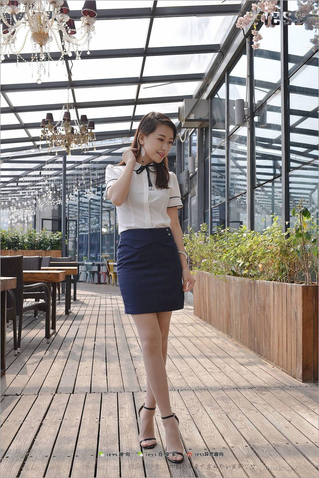 IESS异思趣向&丝足便当模特小婕丝足美腿丽人系列街拍-9