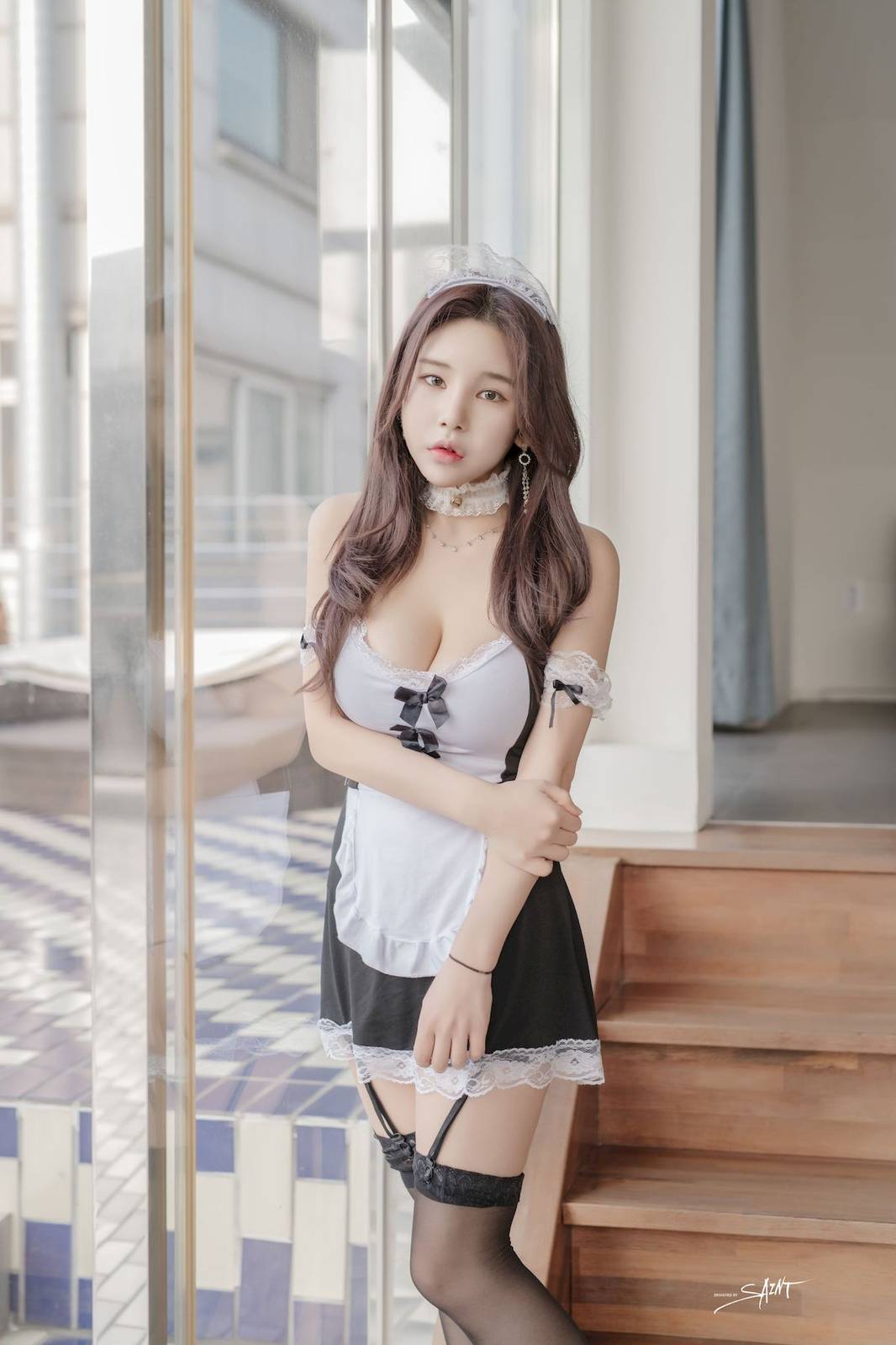 网络美女zzYuri黑色连体皮衣搭配黑丝美腿多套服饰写真-23