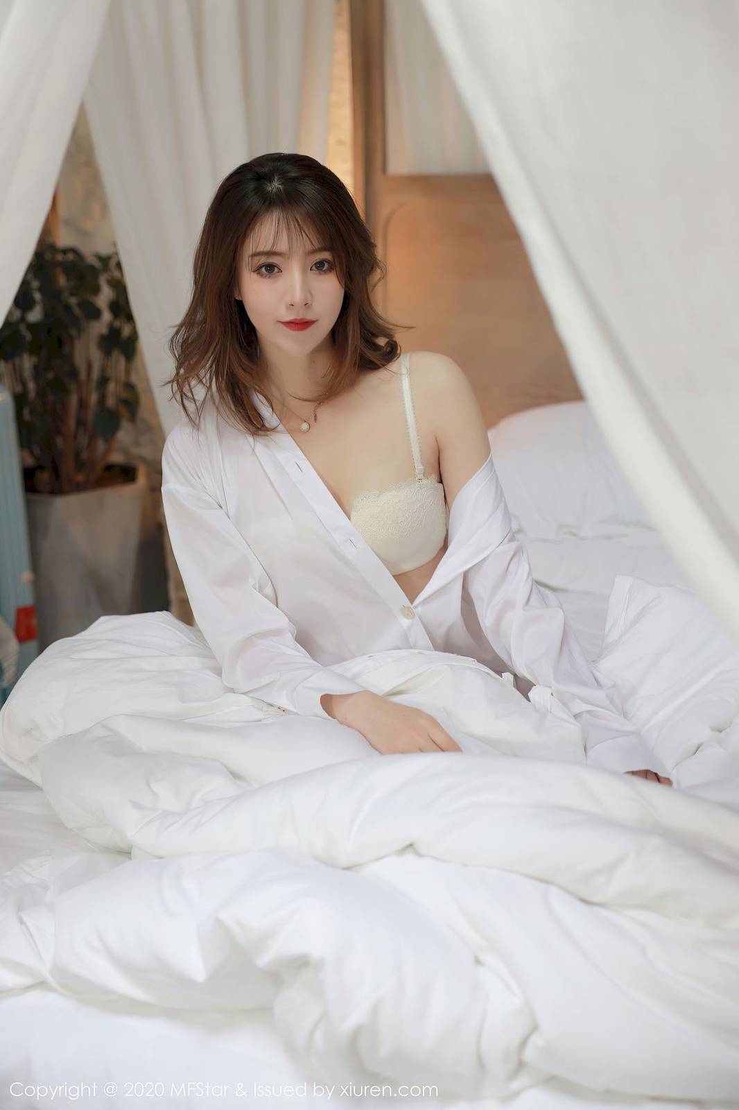 模范学院MFStar模特yoo优优白色衬衫纤纤细腿大理旅拍-2