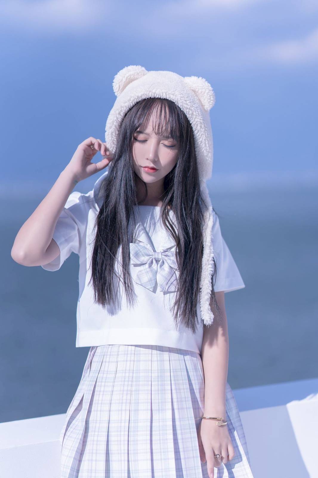 网络美女米线线sama清纯萌妹JK制服户外阳光性感写真-3