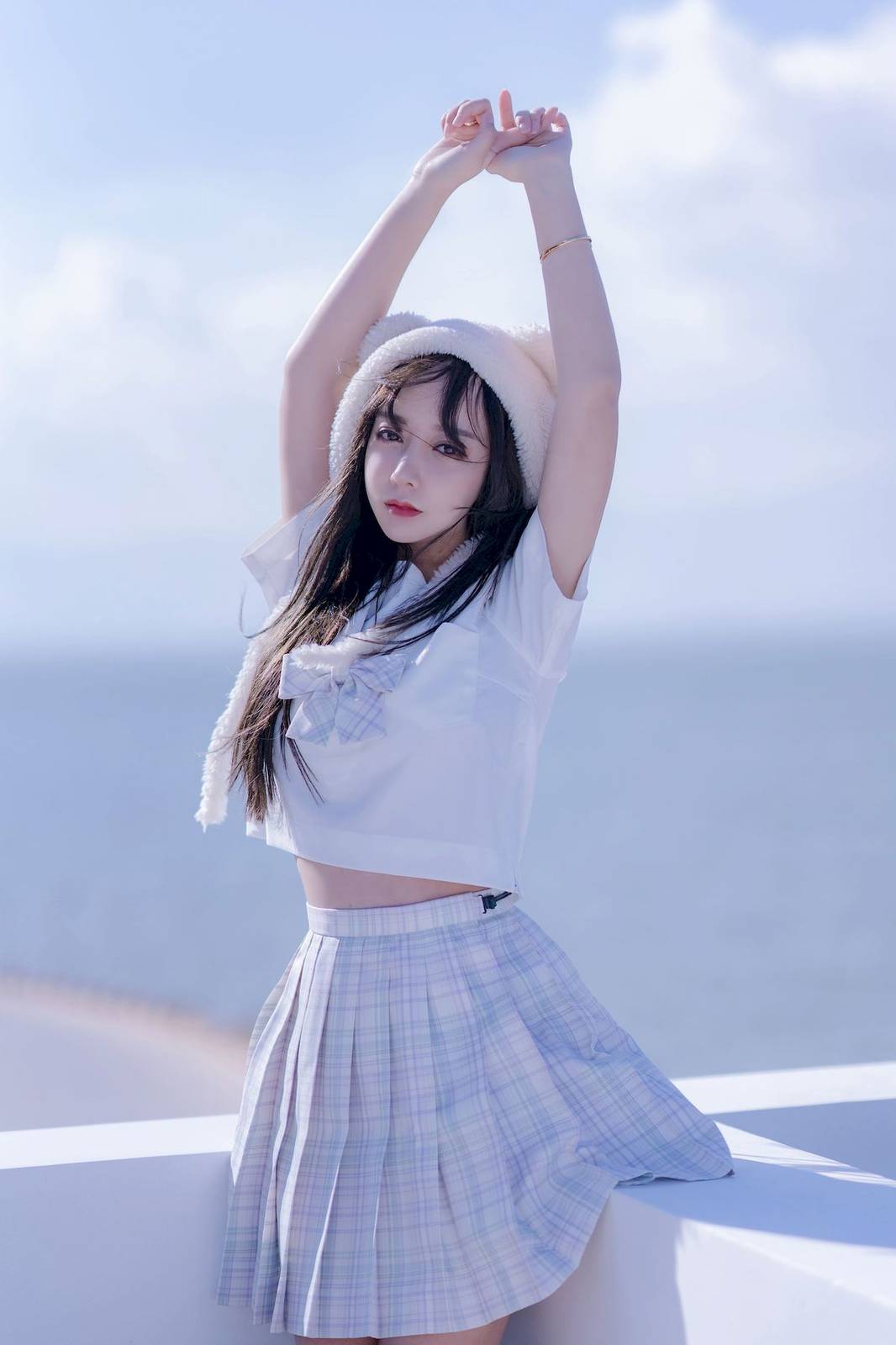 网络美女米线线sama清纯萌妹JK制服户外阳光性感写真-9