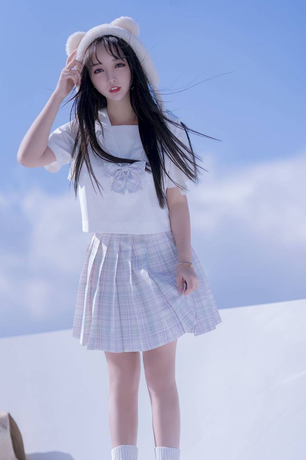 网络美女米线线sama清纯萌妹JK制服户外阳光性感写真-18