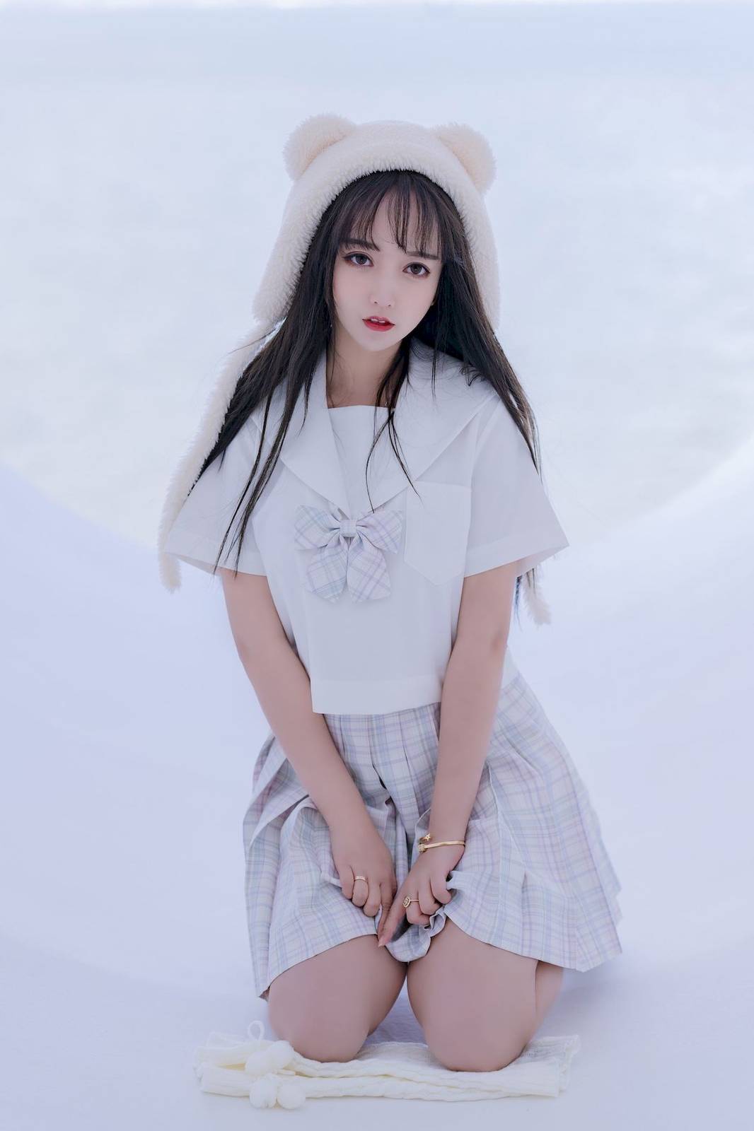 网络美女米线线sama清纯萌妹JK制服户外阳光性感写真-35