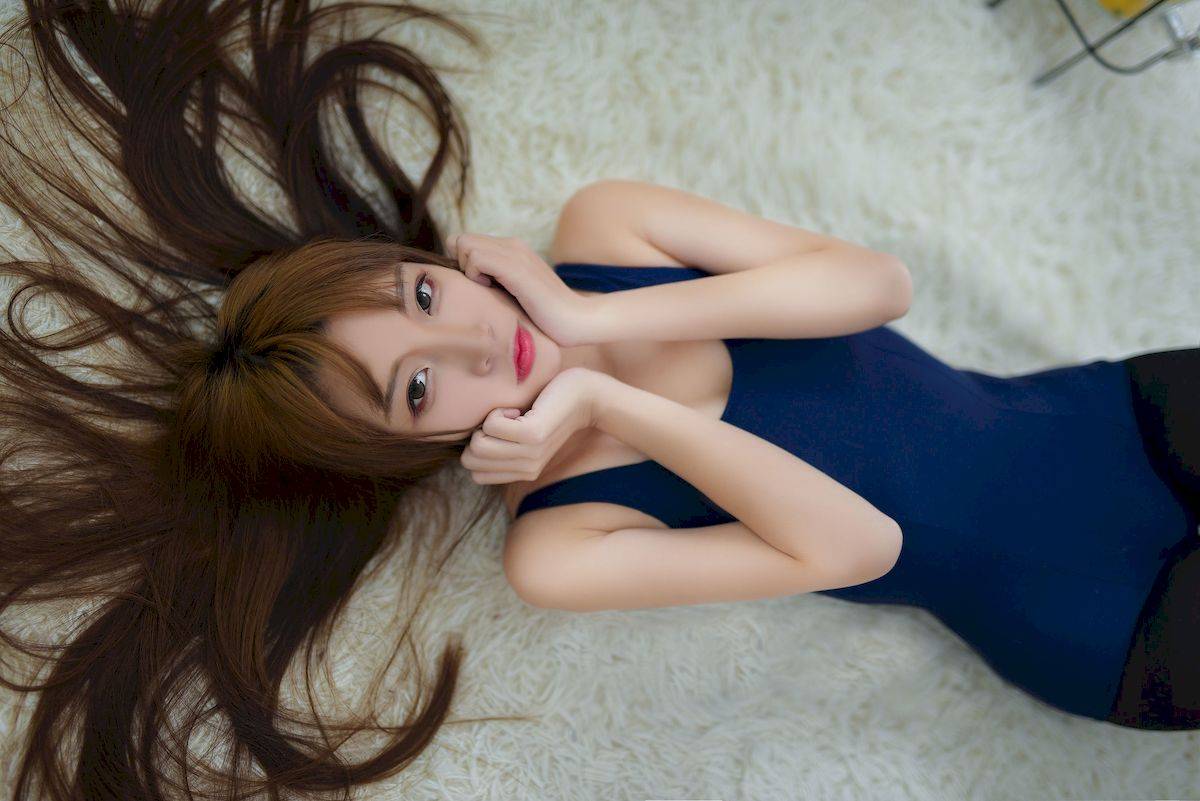 网络美女二佐Nisa黑丝美腿连体死库水系列福利套图-18