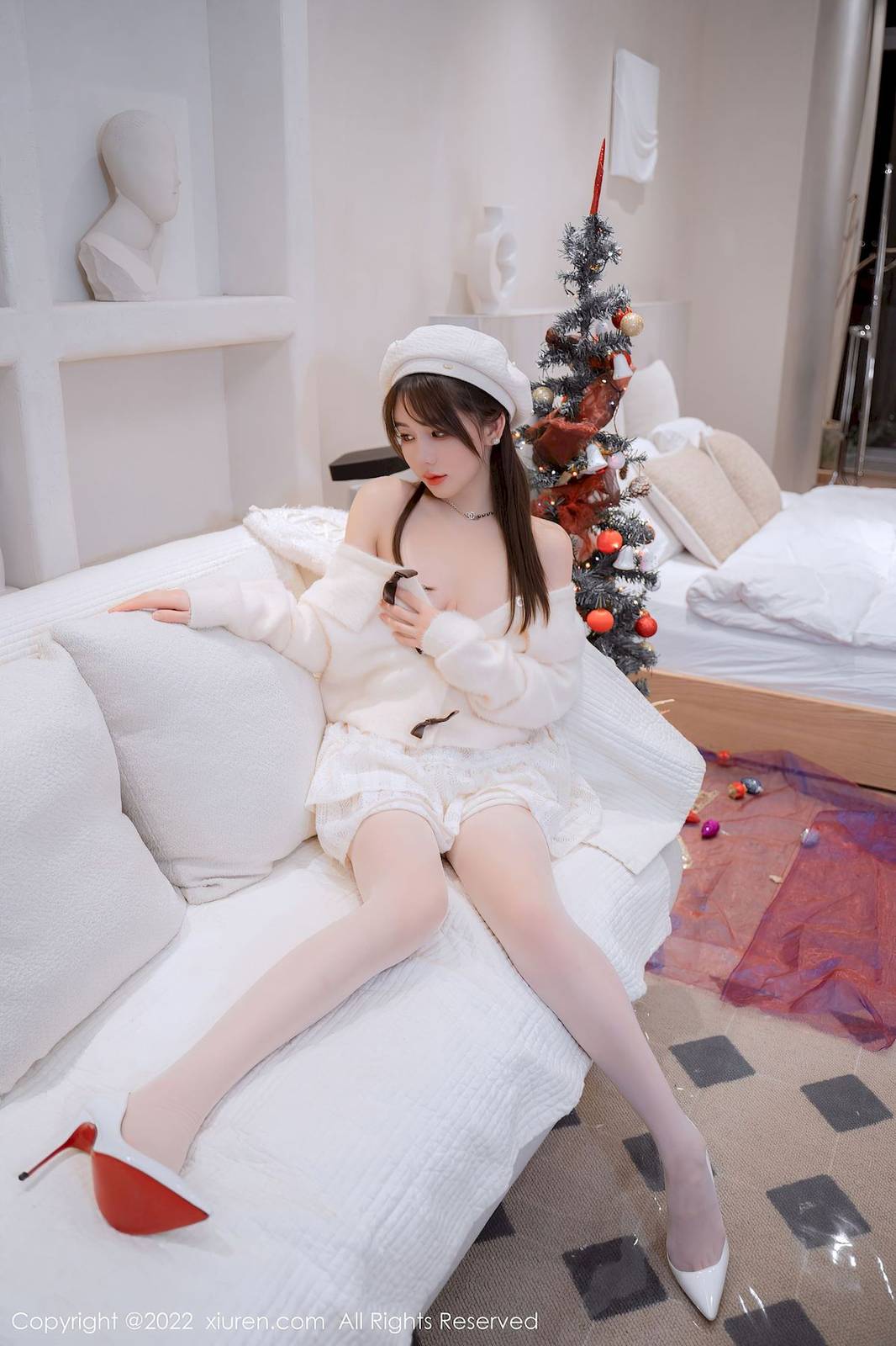 秀人网美女模特婠婠么毛线上衣搭配白色丝袜性感写真-8