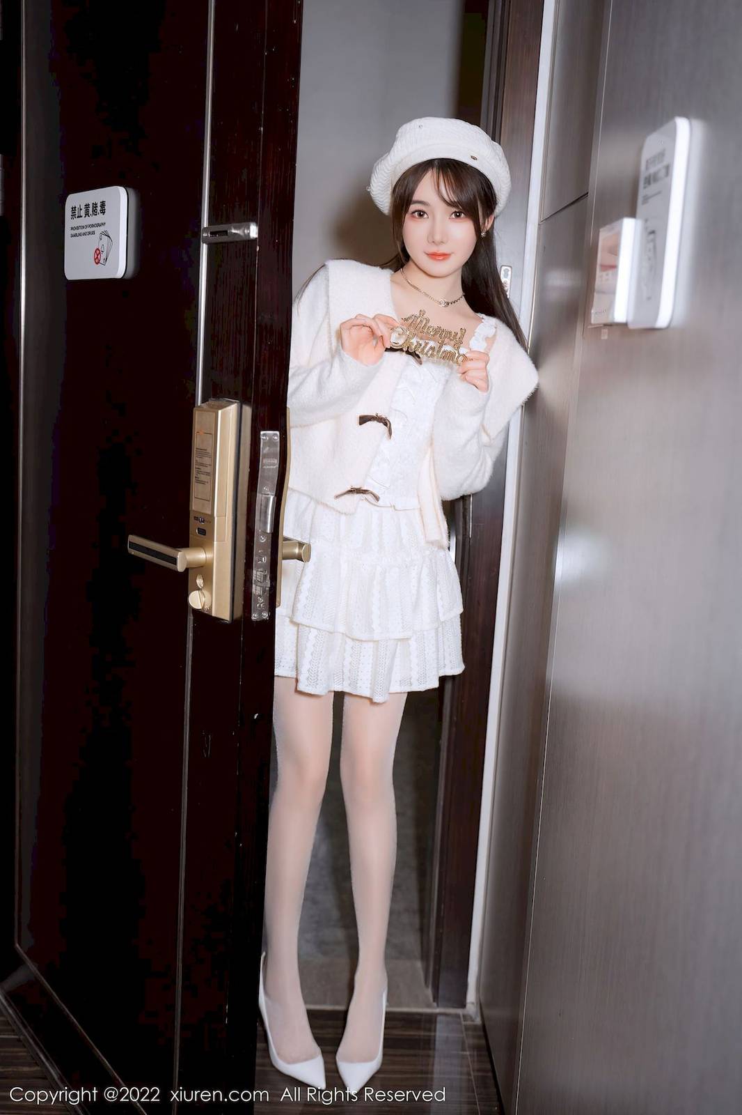 秀人网美女模特婠婠么毛线上衣搭配白色丝袜性感写真-20