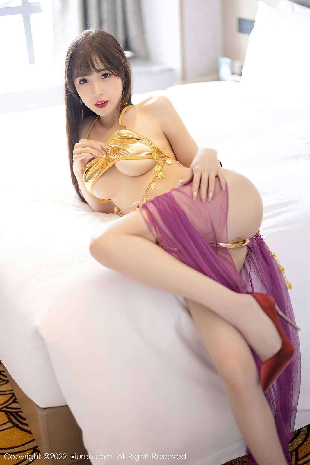 秀人网美女模特林星阑金色比基尼服饰曼妙身姿性感写真-26