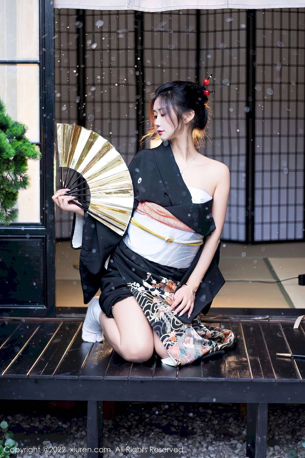 秀人网新人模特laura阿姣深色日式和服娇美姿态性感写真-17