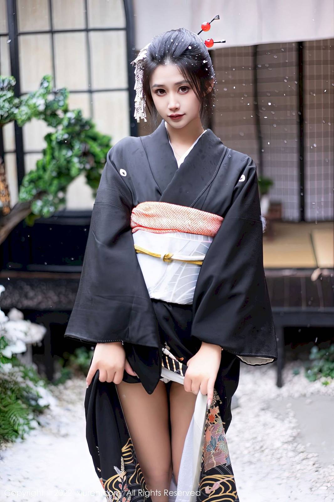 秀人网新人模特laura阿姣深色日式和服娇美姿态性感写真-14