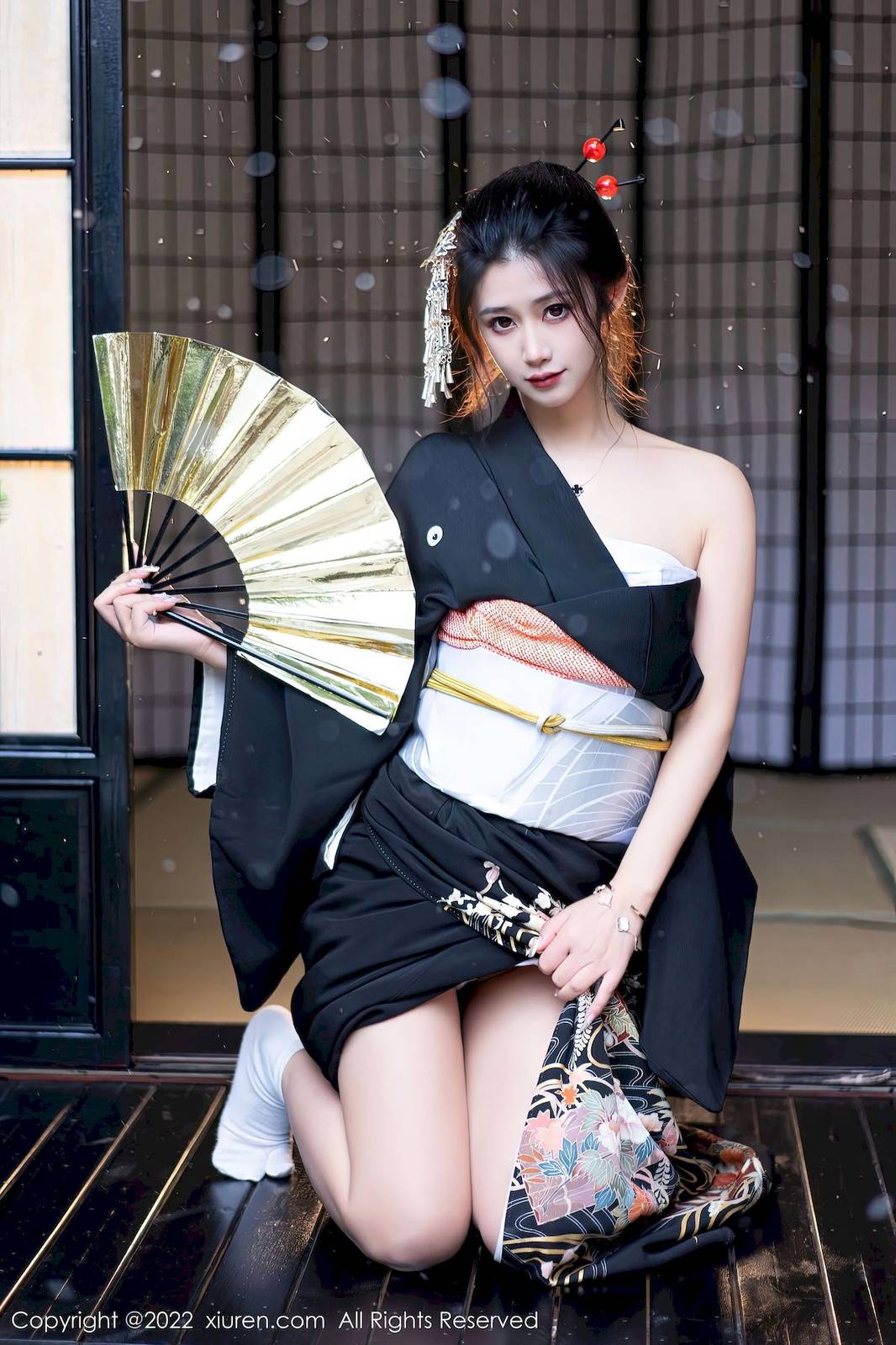 秀人网新人模特laura阿姣深色日式和服娇美姿态性感写真-18