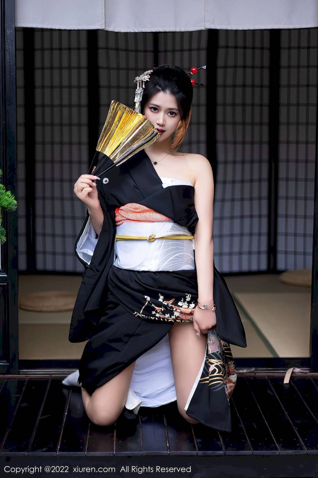 秀人网新人模特laura阿姣深色日式和服娇美姿态性感写真-19