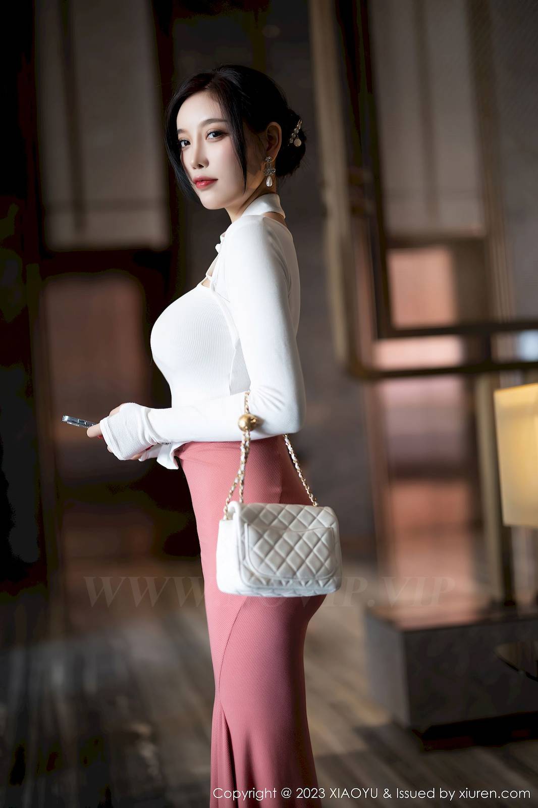 语画界性感女神杨晨晨Yome白色上衣淡红色长裙私房写真-2