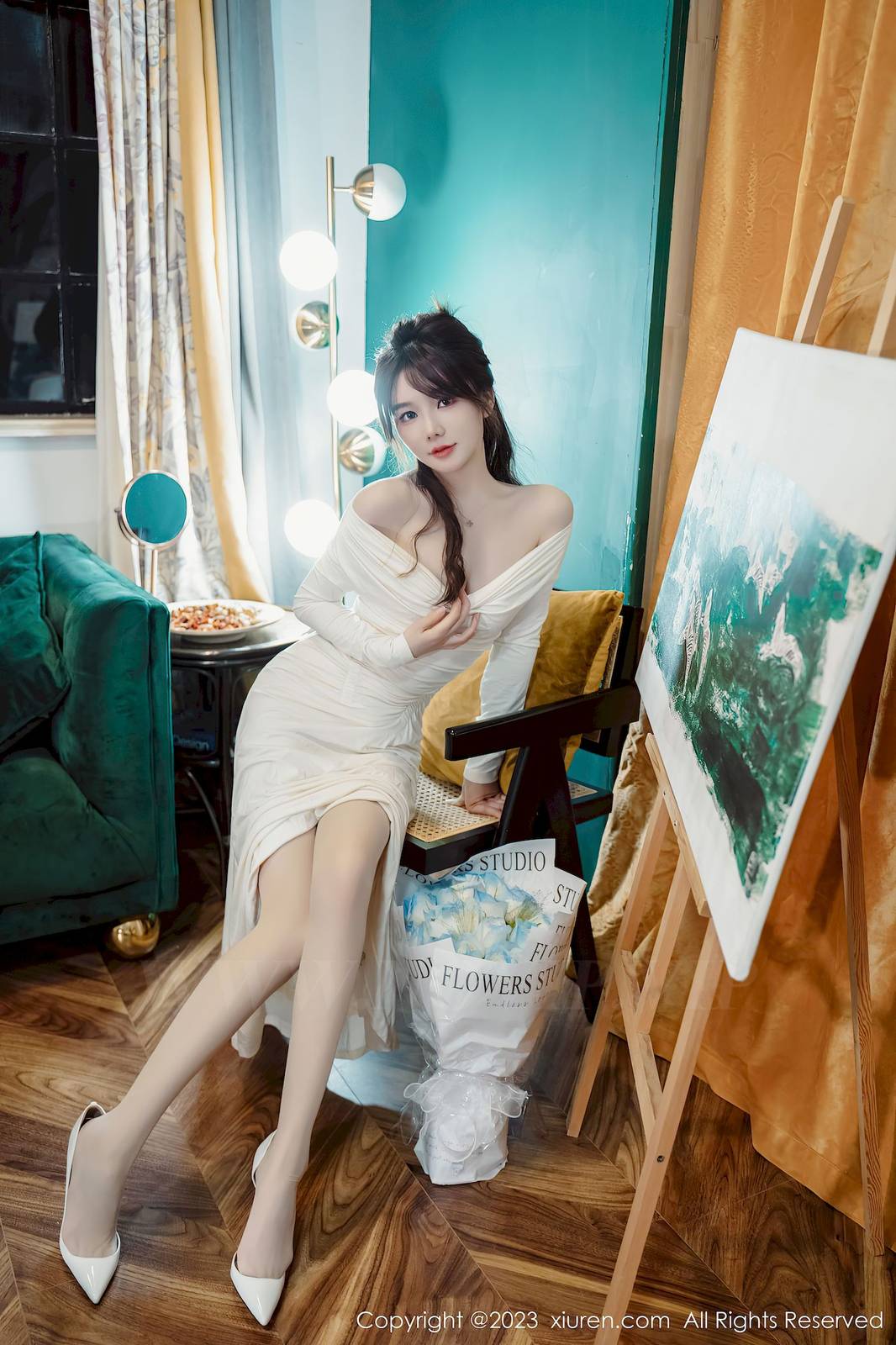 秀人网美女模特婠婠么白色露肩连衣裙原色丝袜性感写真-19