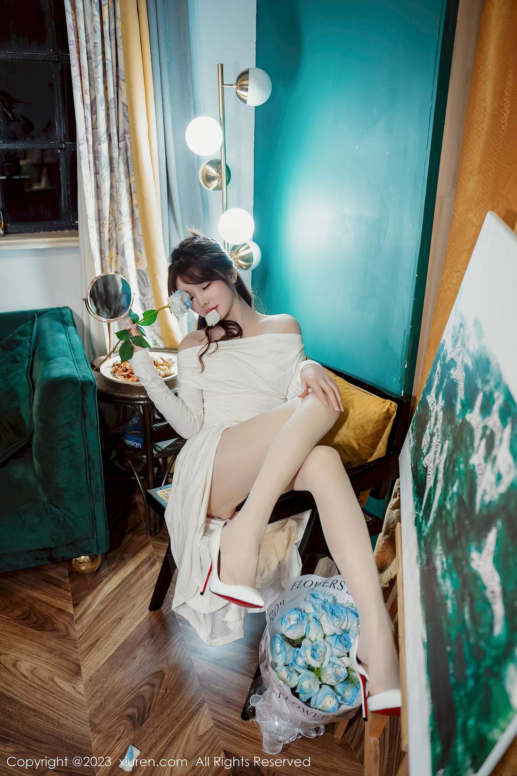 秀人网美女模特婠婠么白色露肩连衣裙原色丝袜性感写真-28