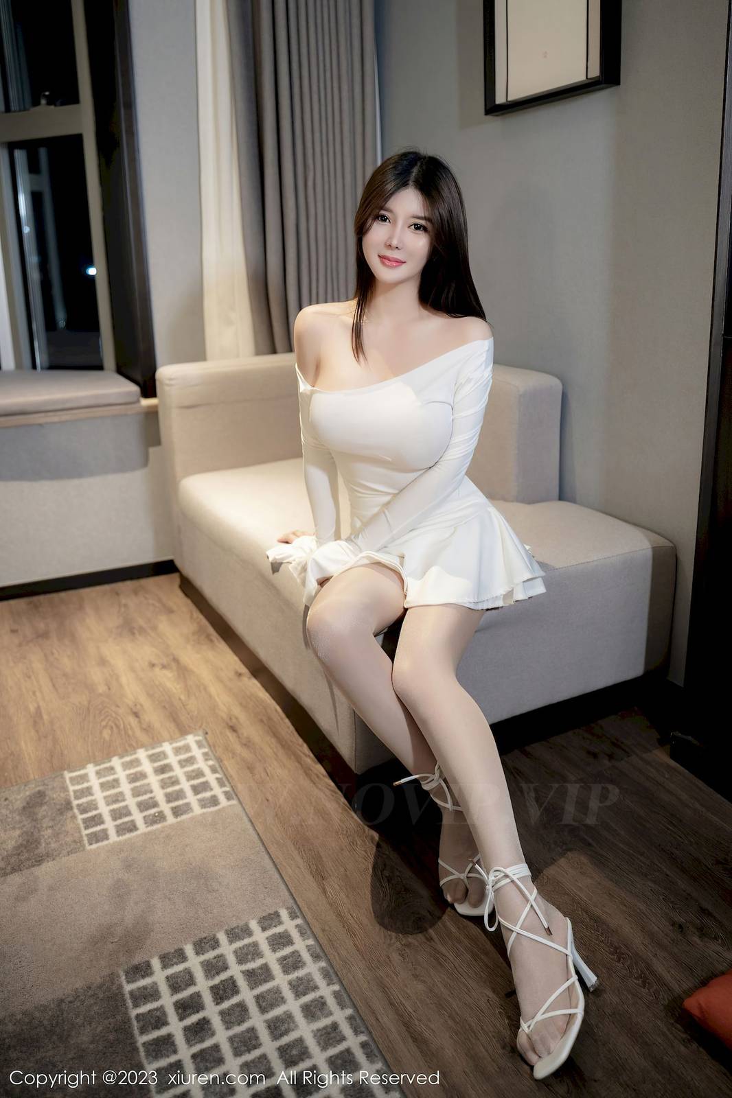 秀人网美女模特周jojobaby露肩白裙搭配原色丝袜私房写真-3