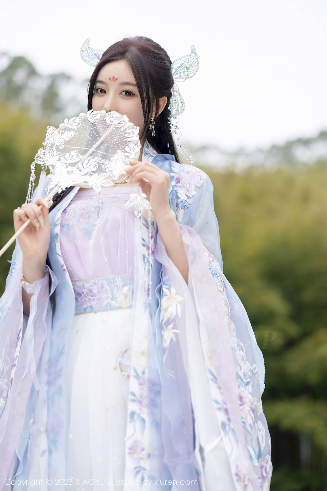 语画界性感女神杨晨晨Yome淡蓝紫色古装服饰白色丝袜写真-17