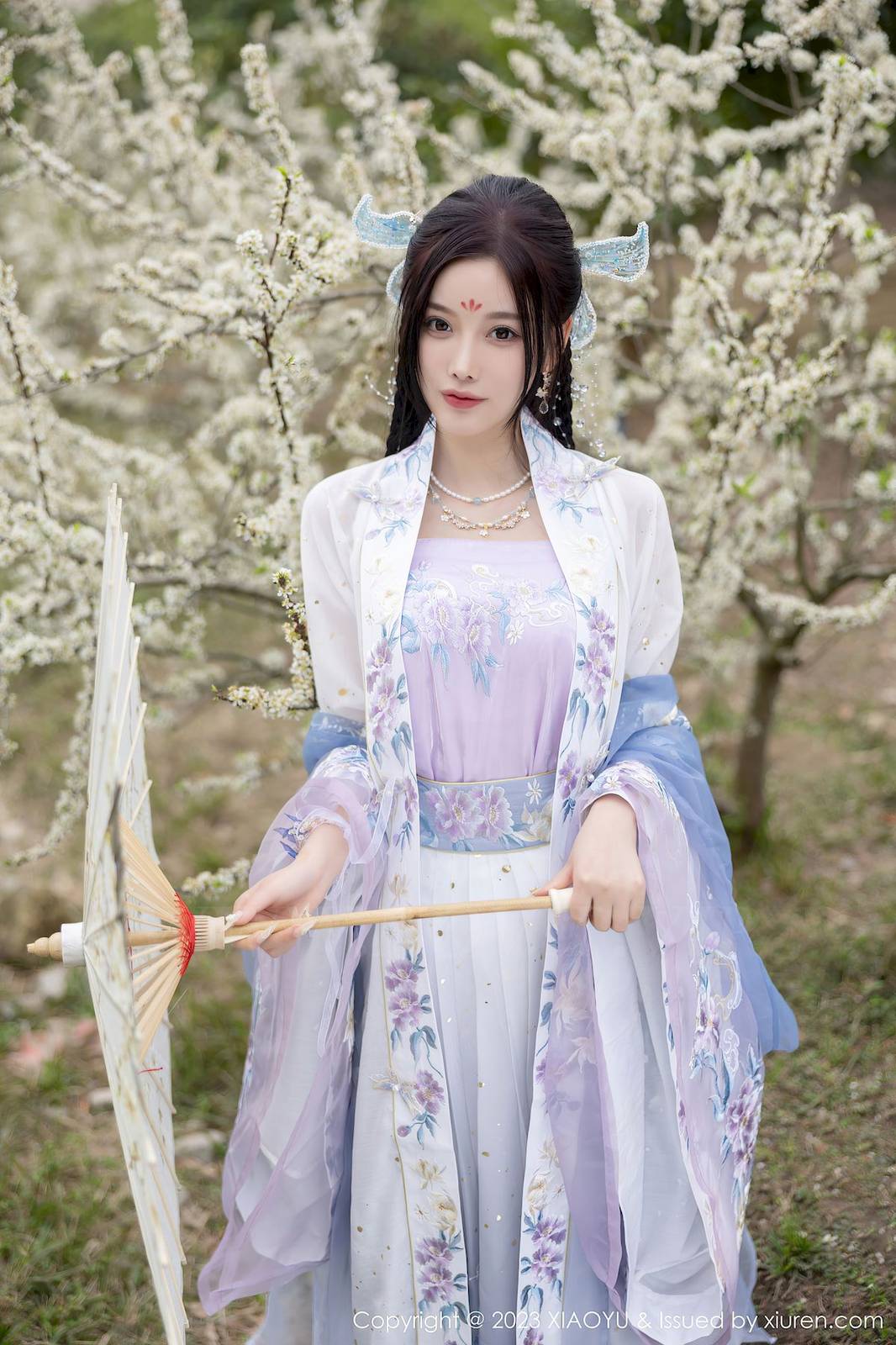 语画界性感女神杨晨晨Yome淡蓝紫色古装服饰白色丝袜写真-34