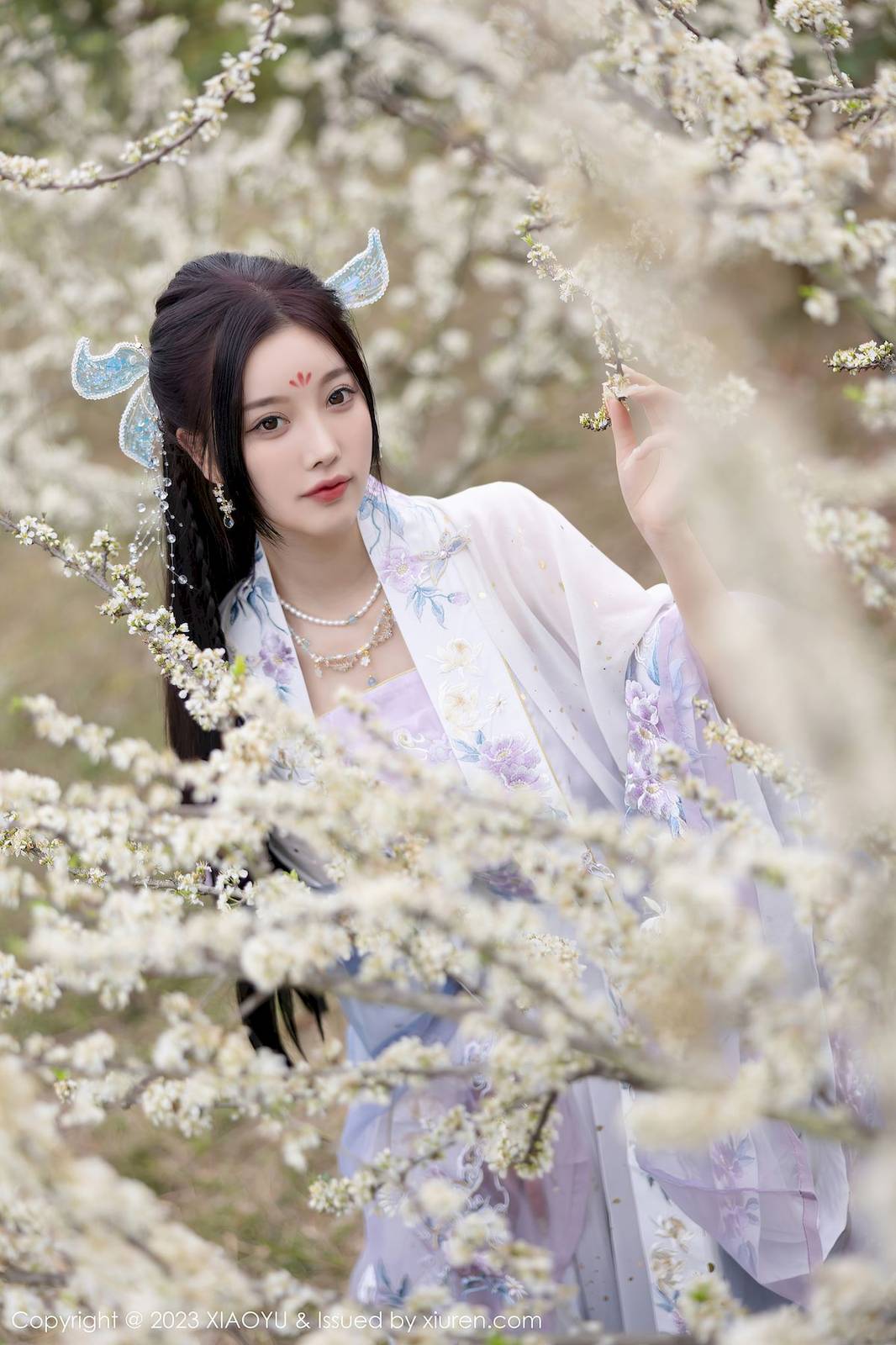 语画界性感女神杨晨晨Yome淡蓝紫色古装服饰白色丝袜写真-37