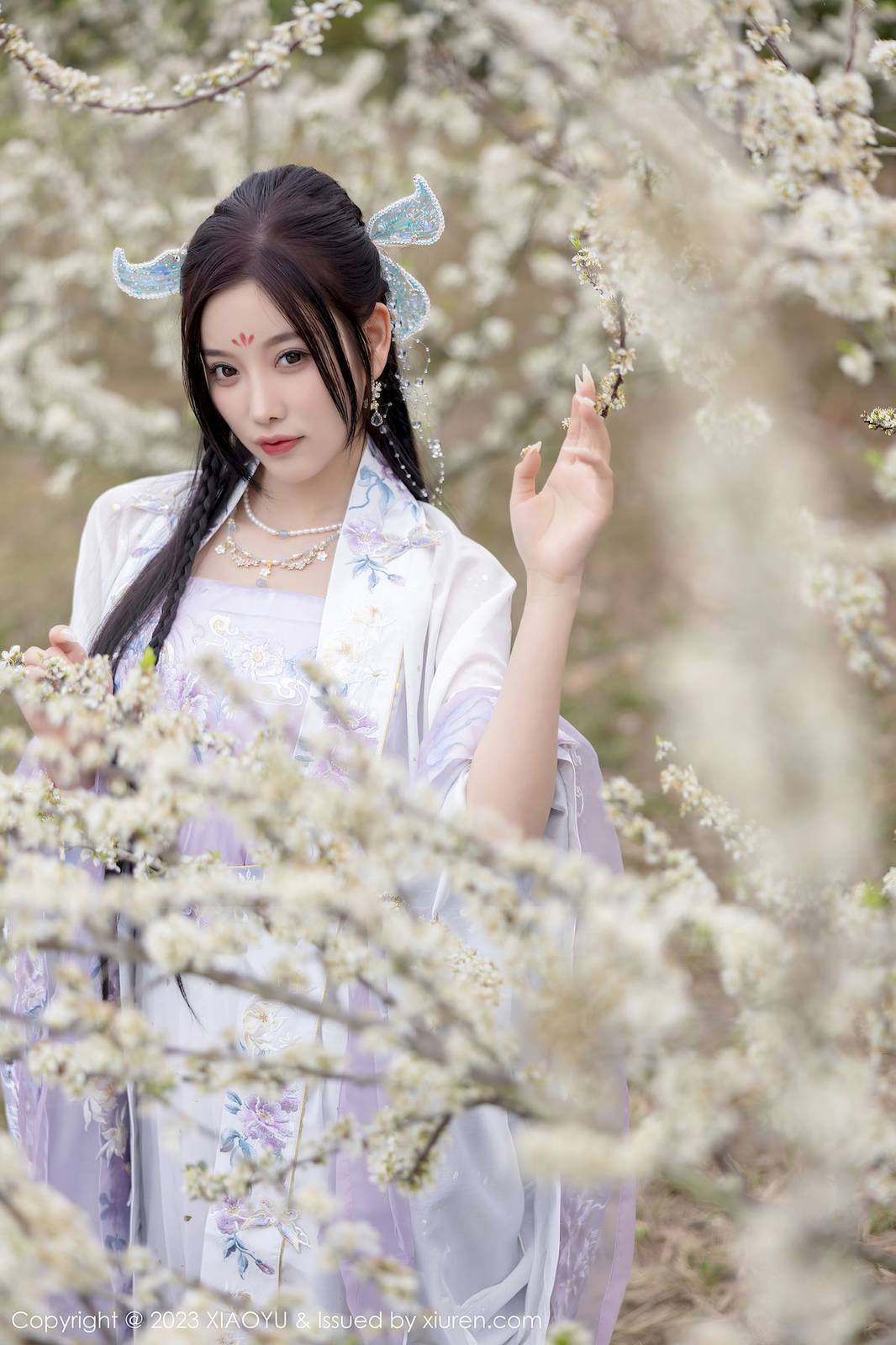 语画界性感女神杨晨晨Yome淡蓝紫色古装服饰白色丝袜写真-38