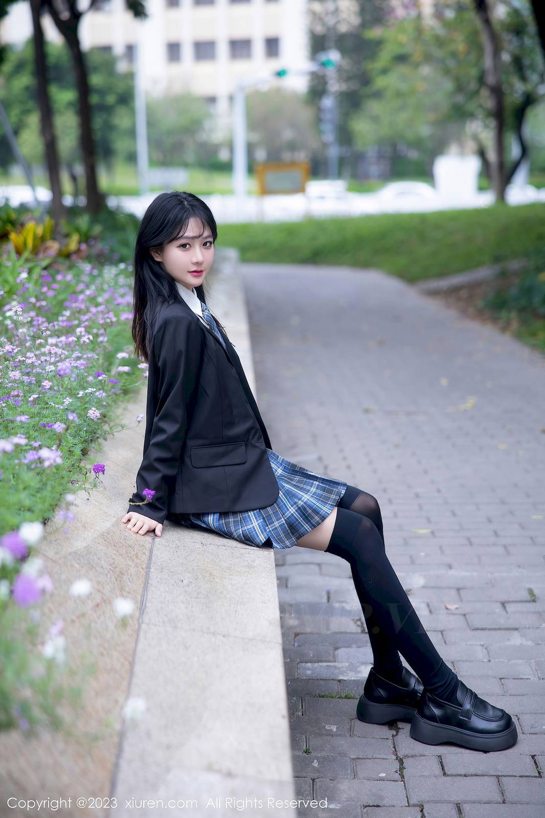 秀人网美女模特幼幼学妹制服格子裙搭配长筒袜性感写真-3