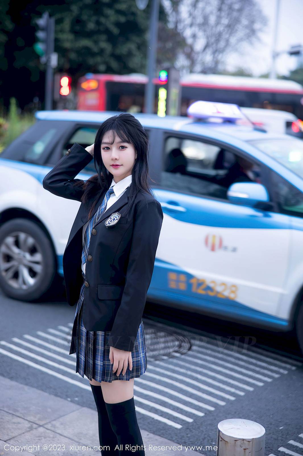 秀人网美女模特幼幼学妹制服格子裙搭配长筒袜性感写真-9