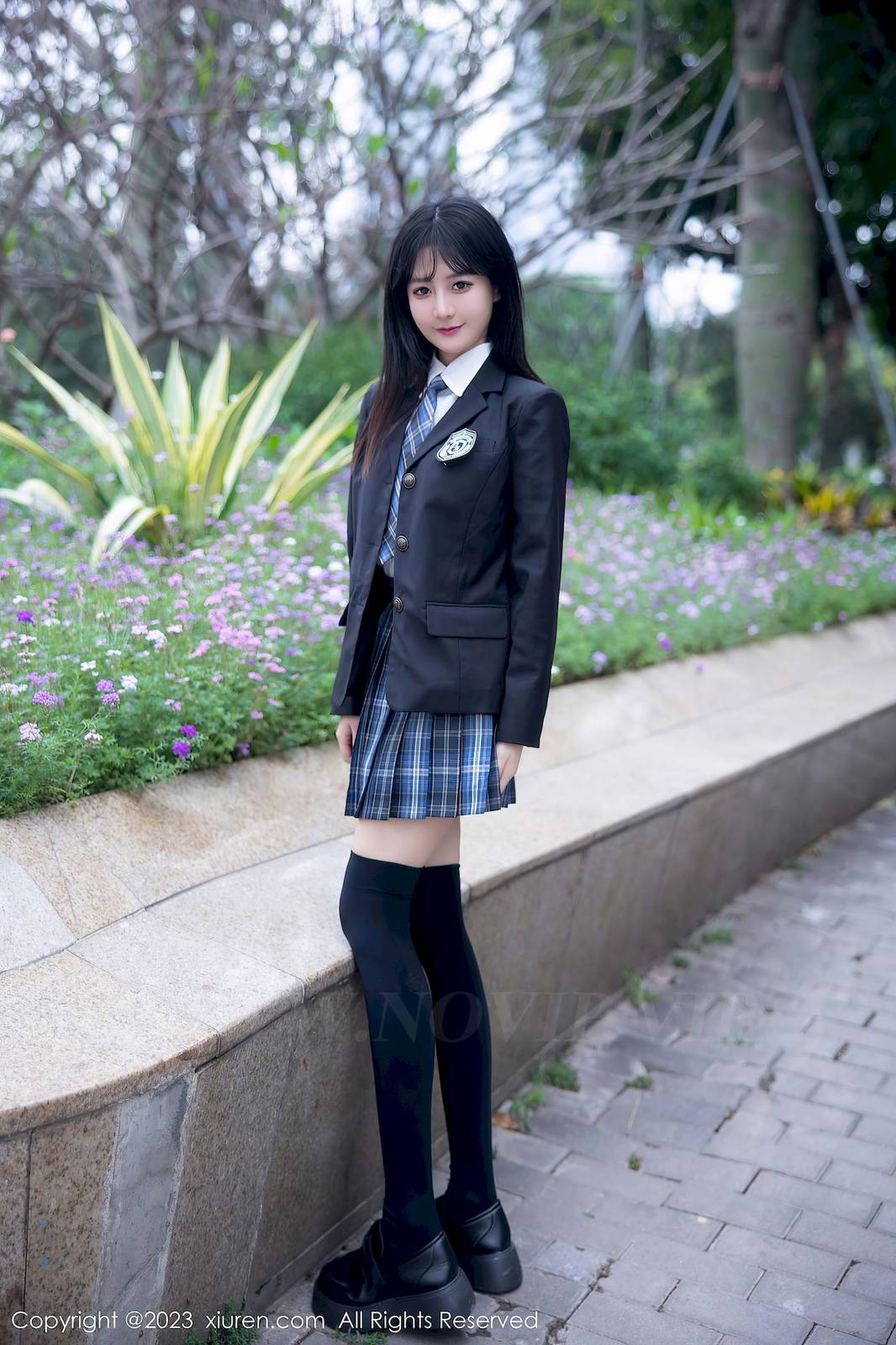 秀人网美女模特幼幼学妹制服格子裙搭配长筒袜性感写真-5