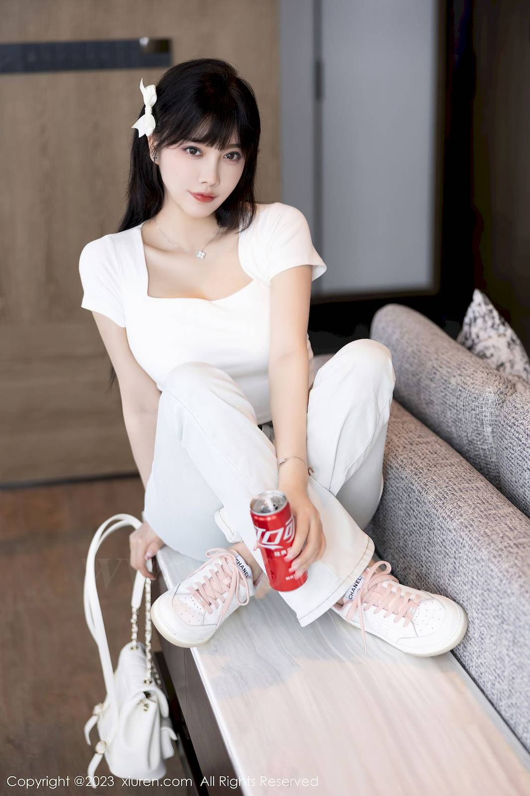 秀人网性感女神杨晨晨Yome白色牛仔裤搭配原色丝袜写真-19