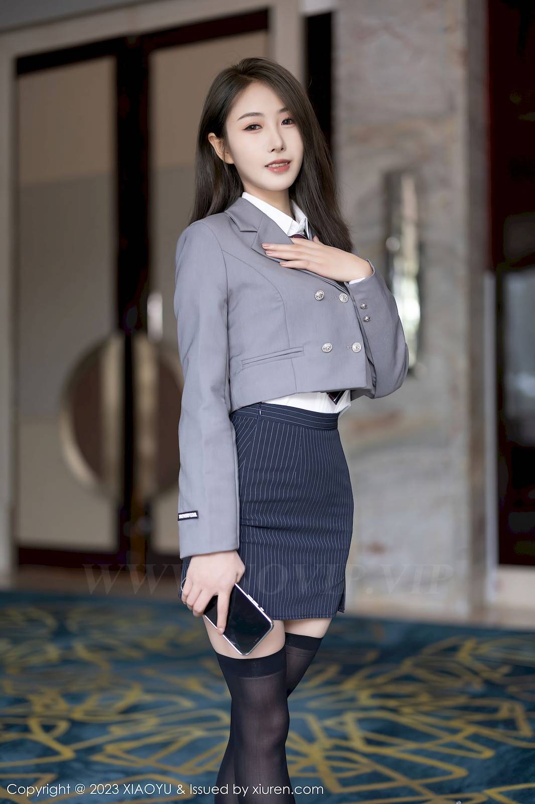 语画界美女模特苏苏阿白色上衣搭配黑色长筒袜性感写真-9