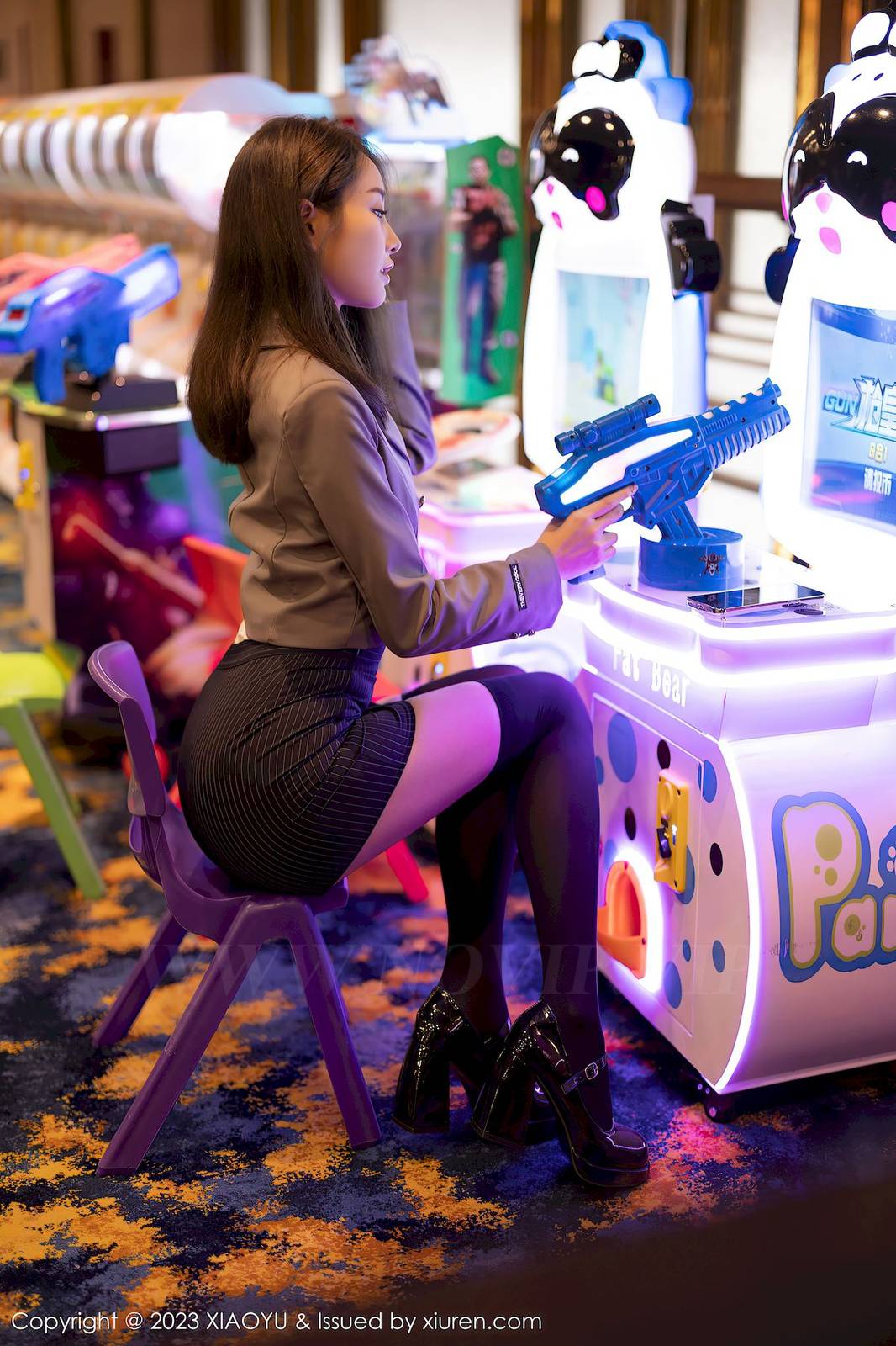 语画界美女模特苏苏阿白色上衣搭配黑色长筒袜性感写真-13