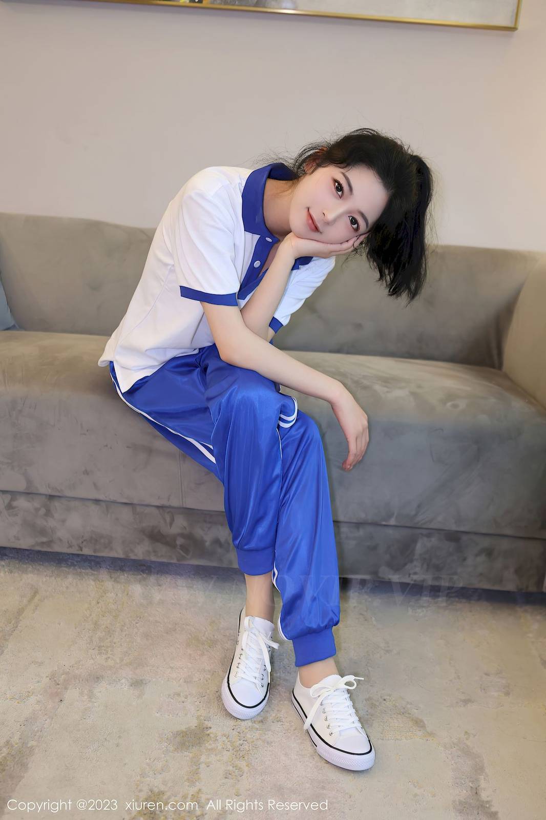 秀人网新人模特茜茜Kimi清纯学妹装扮苗条动人性感写真-6