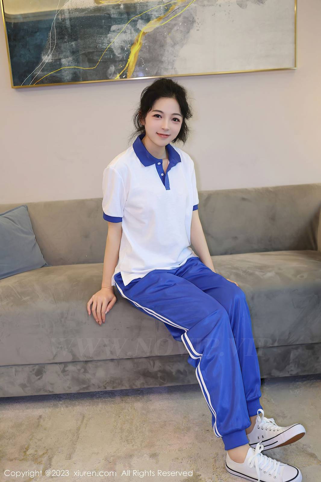 秀人网新人模特茜茜Kimi清纯学妹装扮苗条动人性感写真-5