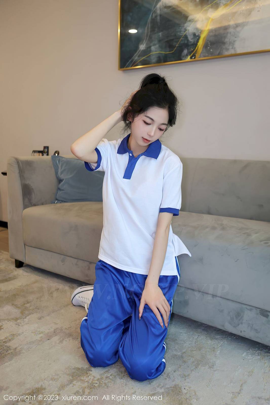 秀人网新人模特茜茜Kimi清纯学妹装扮苗条动人性感写真-11