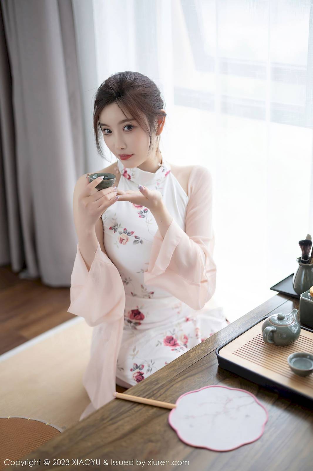 语画界性感女神杨晨晨Yome旗袍服饰搭配白色丝袜贵州旅拍-11